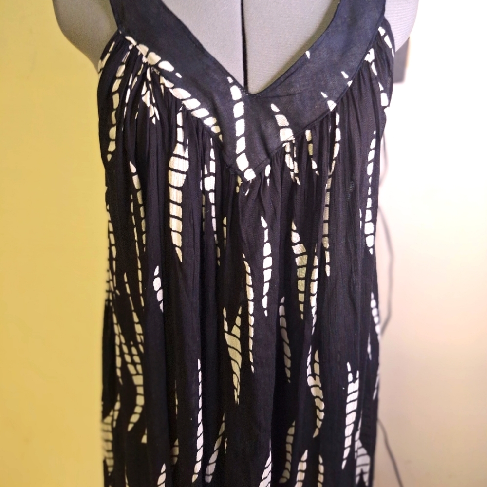 Double Decker Beautiful Graphic V Neck Maxi Free Size